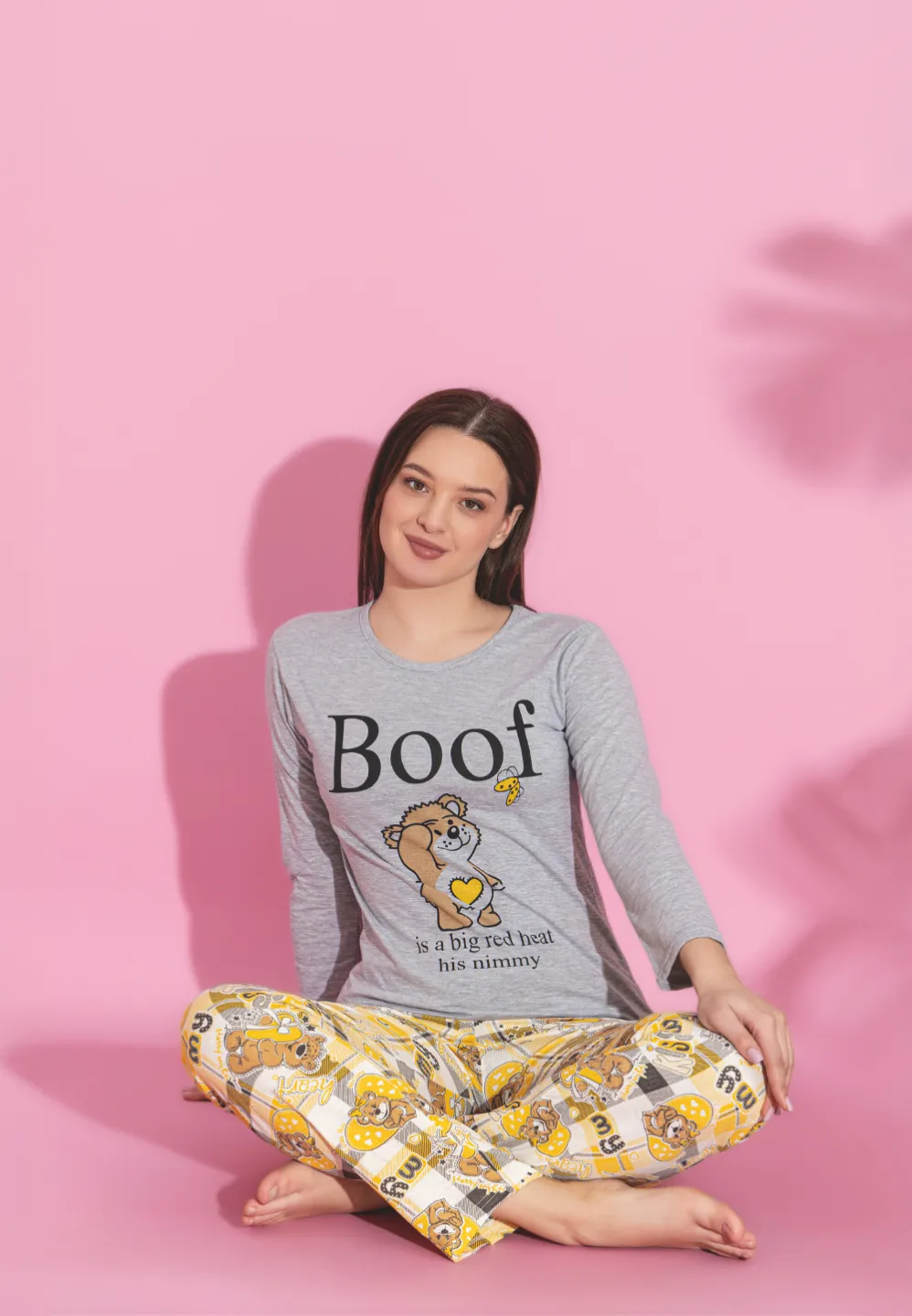 Pijama damă gri cu mânecă lungă și pantaloni lungi, imprimeu „Boof”