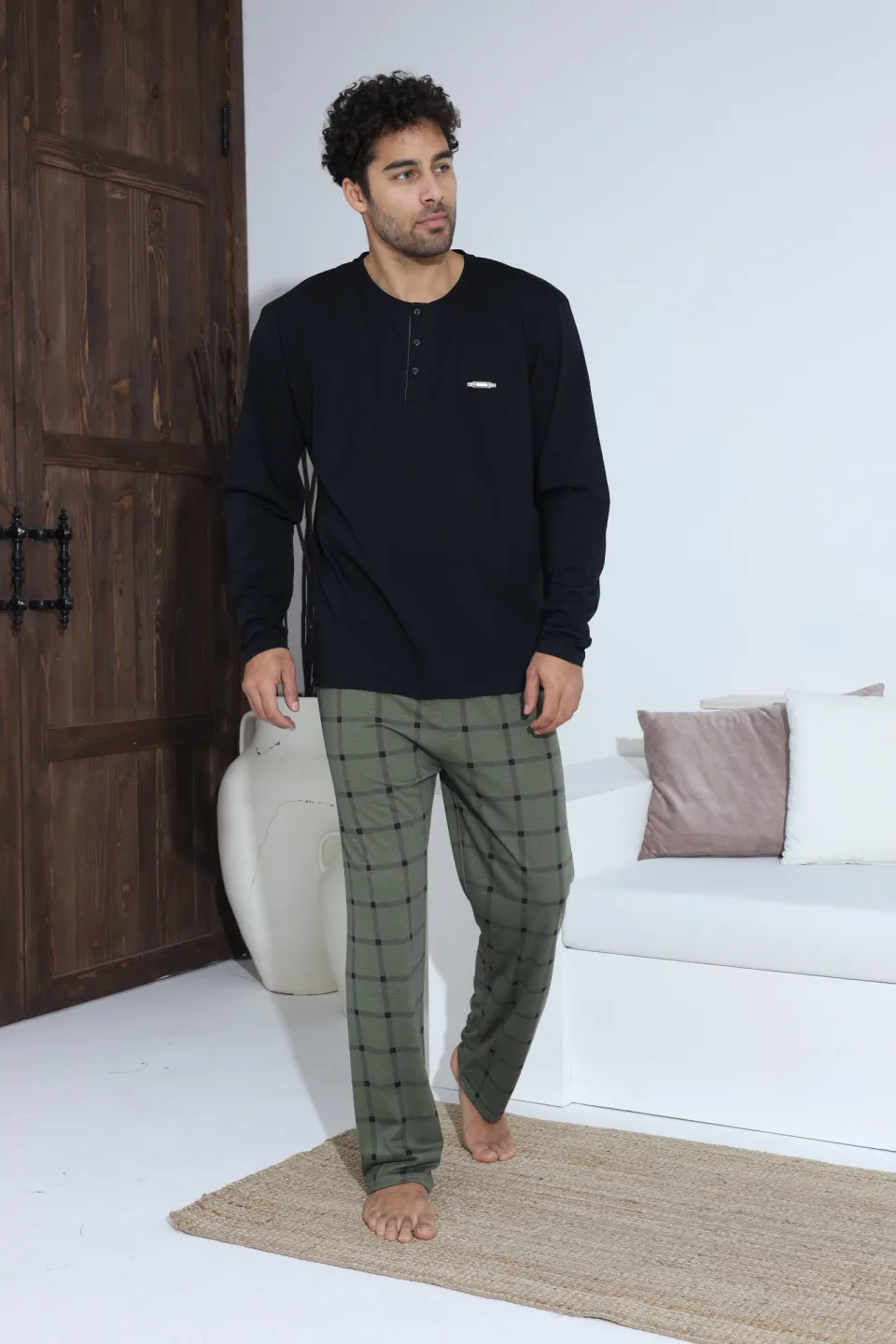 Pijamale bărbați verde inchis – bluză cu nasturi și detaliu metalic, pantaloni lungi în carouri, 100% bumbac