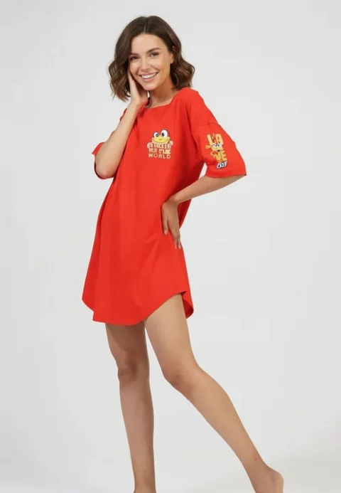 Rochie de casă Vienetta roșie, mânecă 3/4, imprimeu „Smile to the world”