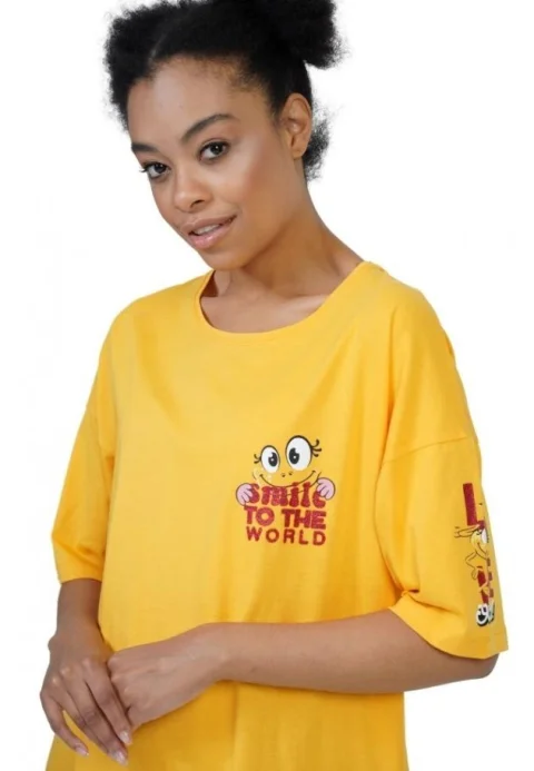 Rochie de casă Vienetta galben, mânecă 3/4, imprimeu „Smile to the world”