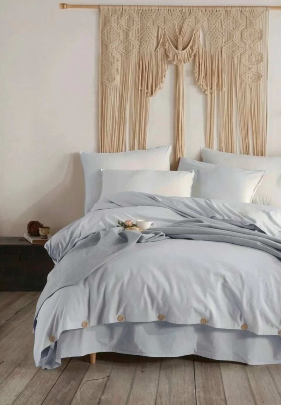 Set Lenjerie de Pat Dublu cu Nasturi din Lemn – gri deschis