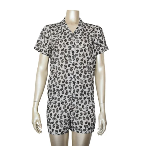 Pijama damă cu bluză cu nasturi, mânecă scurtă și pantaloni scurți, imprimeu leopard