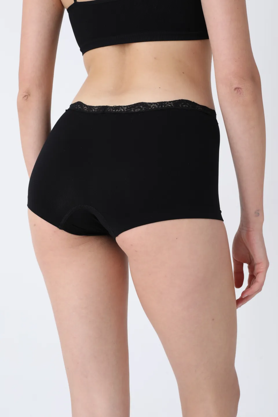 Boxeri damă negri– material subțire, tiv din dantelă