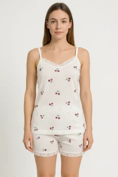 Pijama damă maiou și short – bretele subțiri, dantelă delicată, croială lejeră, imprimeu cu cirese