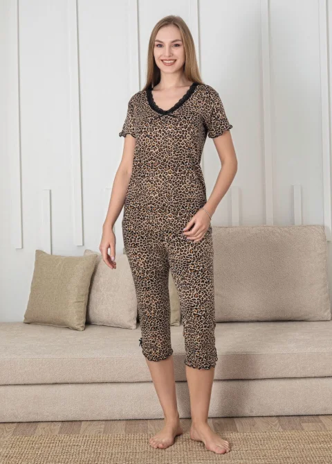 Pijama damă Serena, model leopard, mânecă scurtă, pantaloni 3/4