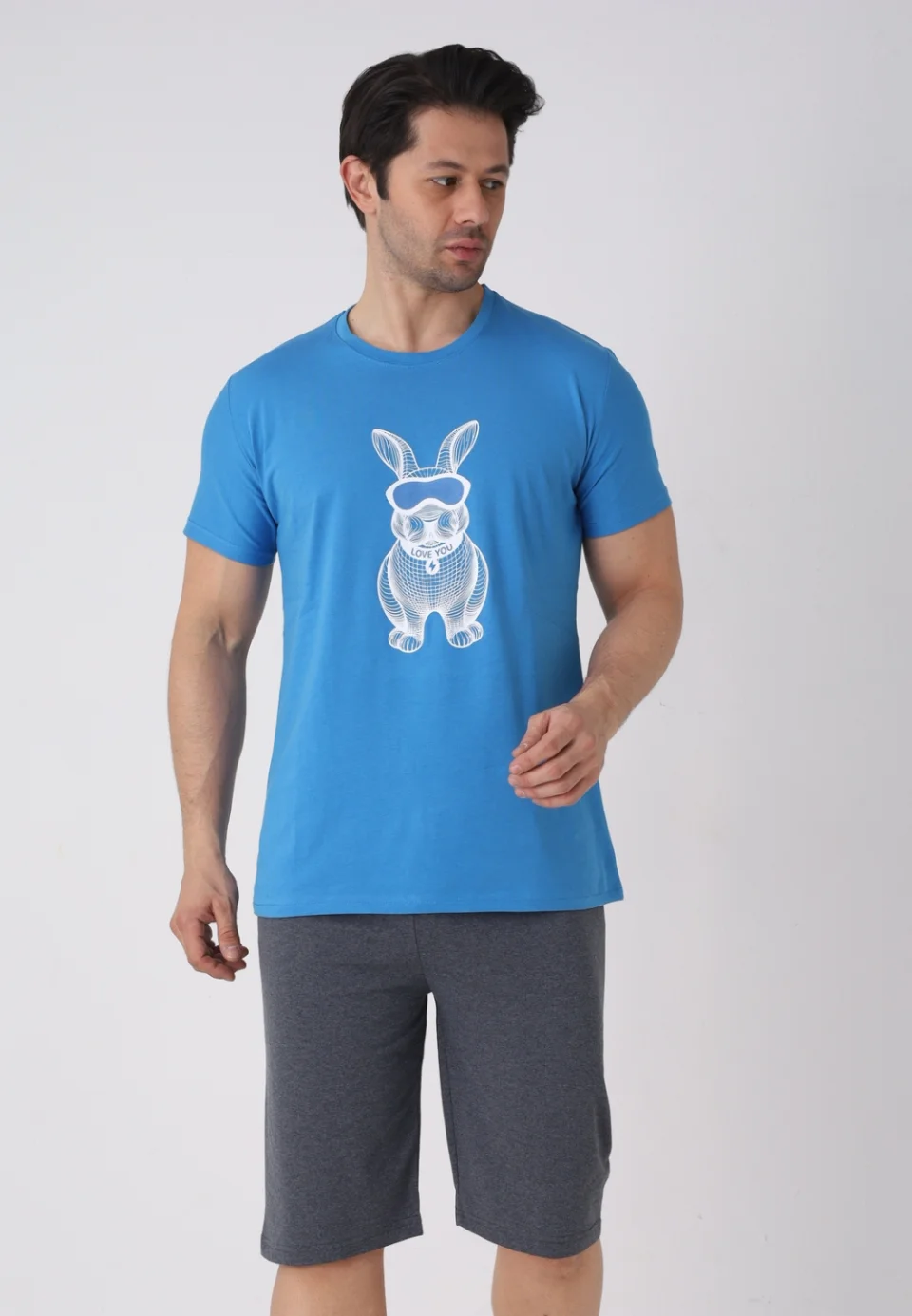 Pijama bărbați Paște, Albastru – tricou bumbac 100% și pantaloni 3/4